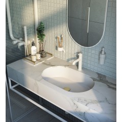 Lustro wiszące w ramie