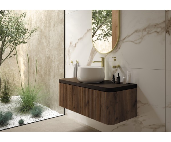 Lustro wiszące w ramie